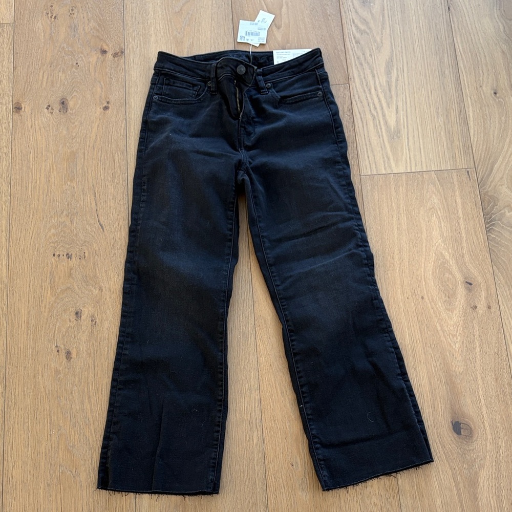 American Eagle Outfitters high rise kick boot cut crop SHORT